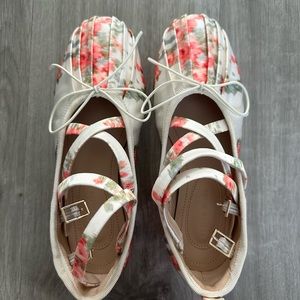 Simone Rocha. Brand new! IT 36. White Criss-Cross Ballerina Flats.